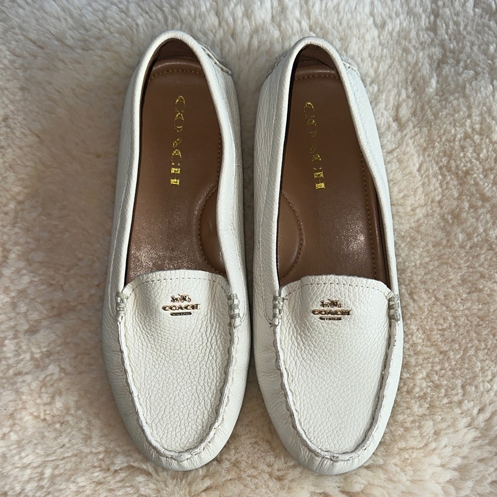 Coach White Pebbled Leather Driver Loafers with Gold Logo - Picture 2 of 5